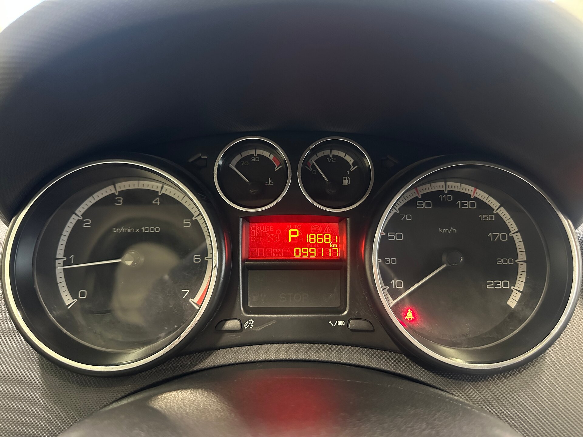 Peugeot 408, I 2014